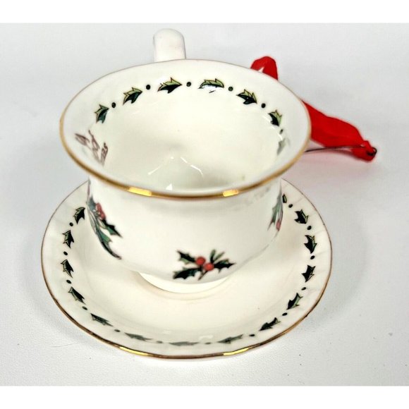 A Cup of Christmas Tea Teacup 1995 Waldman House Ornament Original Box Fine Bone - Picture 6 of 13